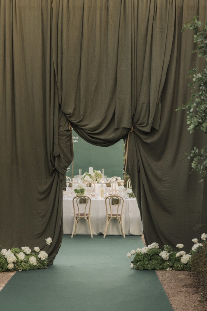 Elegant wedding details and floral decor in a luxury Mallorca celebration