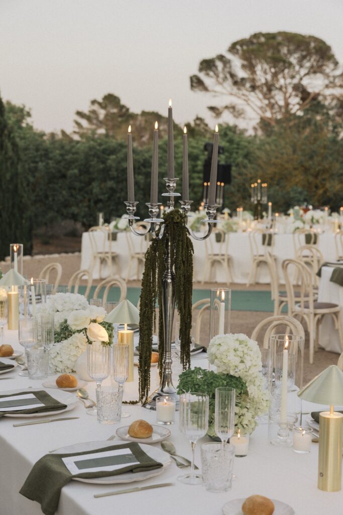 Elegant wedding details and floral decor in a luxury Mallorca celebration
